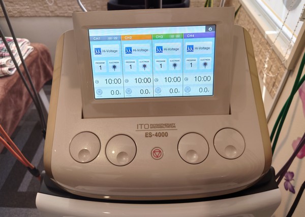 東京都の整骨院さんへハイボルテージ治療器：イトーES-4000を納品させて頂きました。
