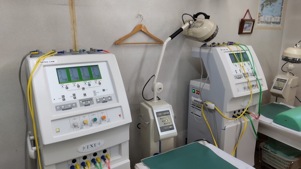 千葉県の整骨院さんへEMS機器：エグゼトロンを納品させて頂きました。