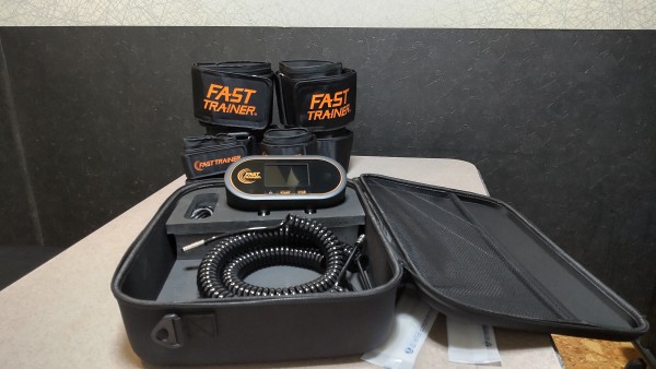 自動空圧血流制限フィットネスマシン：ファストトレーナーのデモ器を購入しました。