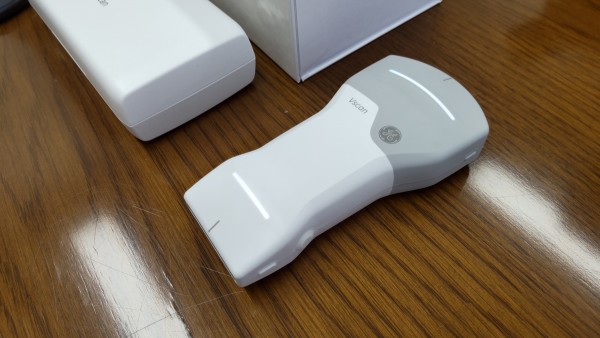 野田市のクリニックさんへ超音波画像診断装置：Vscan Air CLを納品させて頂きました。
