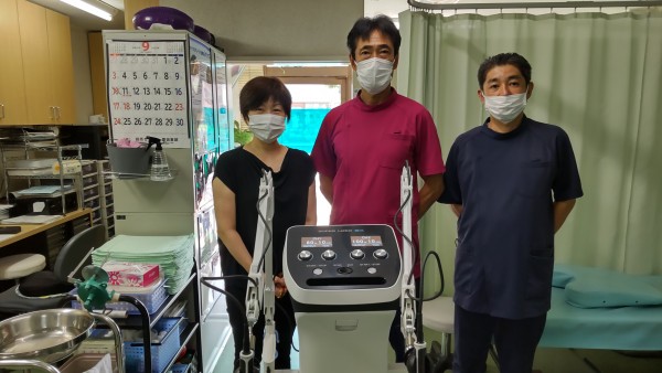東京都墨田区の友接骨院さんに光線治療器：スーパーライザーEXを納品させて頂きました。